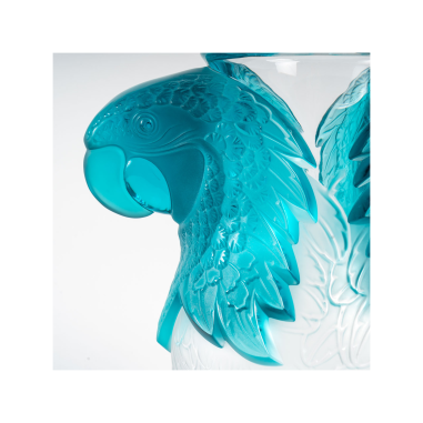 Lalique France vase « MACAO »