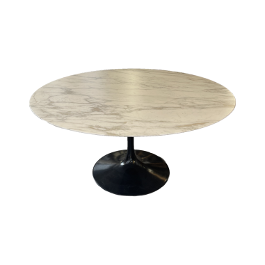 Eero Saarinen pour Knoll : Table Saarinen en marbre Calacatta Oro vernis mat- ronde 151 cm