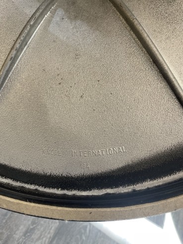 Eero Saarinen for Knoll: Saarinen...