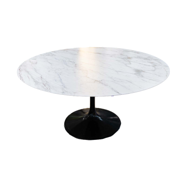 Knoll International and Eero Saarinen: Circular Marble Top Dining Table