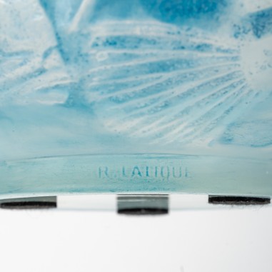 René Lalique : Opalescent “Fish” Vase