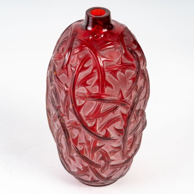 René Lalique: 1921 “Ronce” vase...