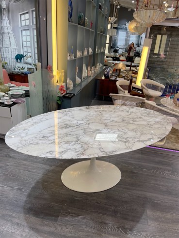 KNOLL & Eero Saarinen "TULIP" oval...