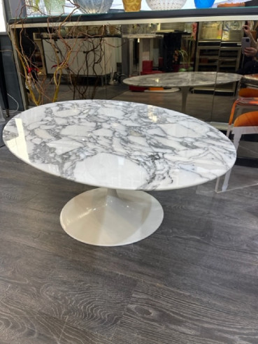 Eero Saarinen & Knoll International -...