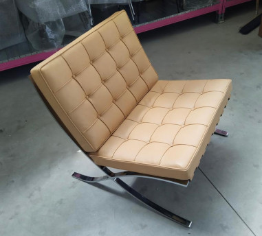 Knoll : Pair of Barcelona Armchair