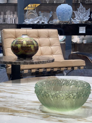 Knoll : Pair of Barcelona Armchair