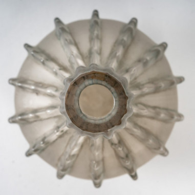 René Lalique : "Dentelé" Vase 1912