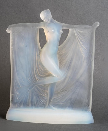 René Lalique (1860-1945): "Suzanne"...