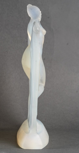 René Lalique (1860-1945): "Suzanne"...