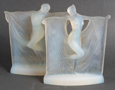 René Lalique (1860-1945): "Suzanne"...