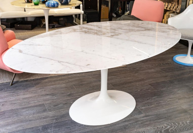 Eero Saarinen for Knoll: “Oval Tulip”...
