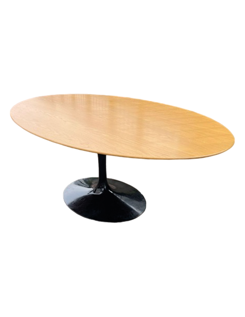 Eero Saarinen and KNOLL: TULIP oval table 198x121 cm