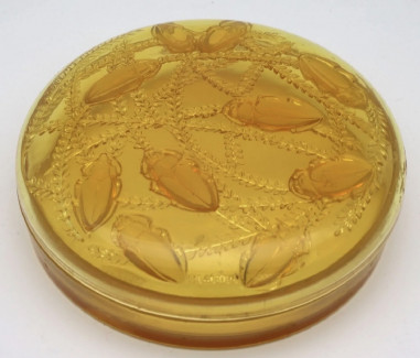 René Lalique: "CLEONES" Yellow Tinted...
