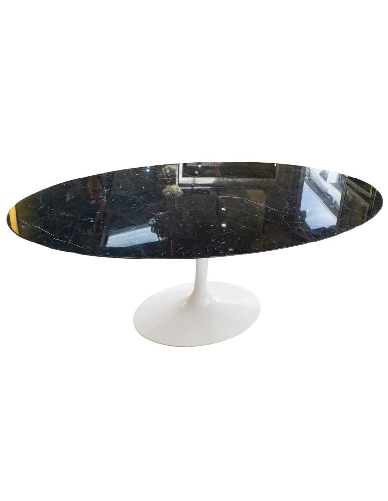 Saarinen & Knoll International: "Tulip" table, marquina marble and aluminum leg in white rilsan