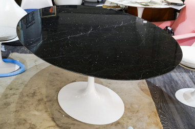 Saarinen & Knoll International:...