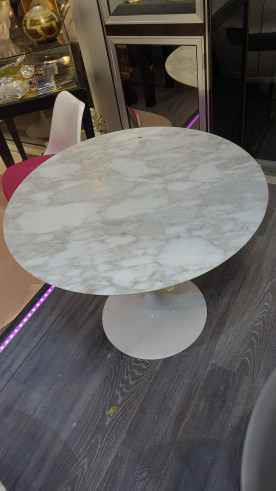 Eero Saarinen, Marble table...