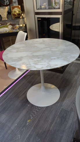 Eero Saarinen, Marble table...