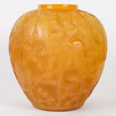 René Lalique ,1919 ,Vase "Perruches"...