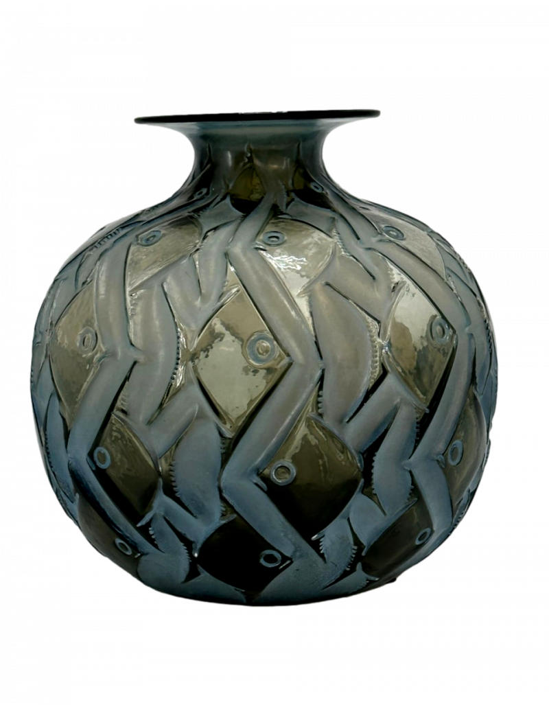 RENE LALIQUE , Vase Penthièvres Gris , 1928.