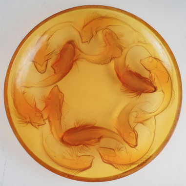 René LALIQUE , Dish "Martigues" in...