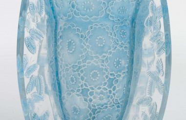 René LALIQUE (1860 - 1945) Vase...