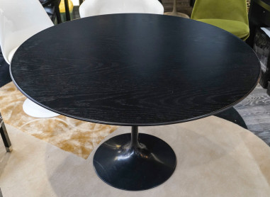 Knoll Studio, Tulip table