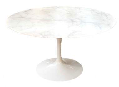 Eero SAARINEN (1910 - 1961) & KNOLL INTERNATIONAL , éditeur,Table 137 cm