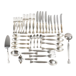 HERMES, Moisson Ménagère+ en métal argenté 96 pièces.