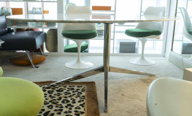 Florence KNOLL, arabescato oval table...