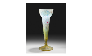 Daum VASE HYDRANGEAS AND BUTTERFLIES