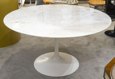 Eero SAARINEN & KNOLL INTERNATIONAL...