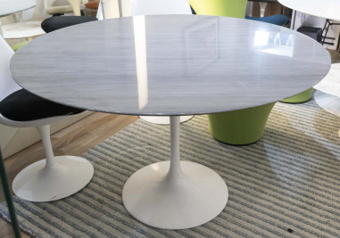 Eero SAARINEN & KNOLL INTERNATIONAL...
