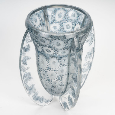 René LALIQUE (1860 - 1945) Vase...