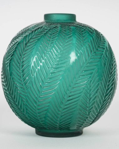 1923 - René Lalique Vase "Palmes"...