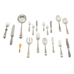 Christofle, Modèle "Villeroy" Ménagère 127 p Métal Argenté