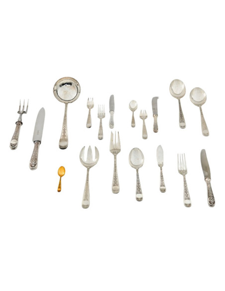 Christofle, Modèle "Villeroy" Ménagère 127 p Métal Argenté