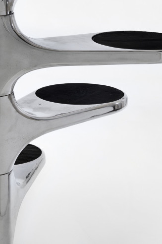 Roger Tallon: Spiral staircase, 18 steps