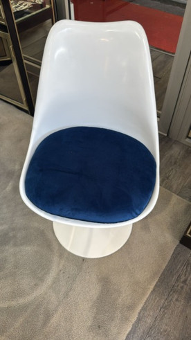 Eero Saarinen (1910–1961) & Knoll...