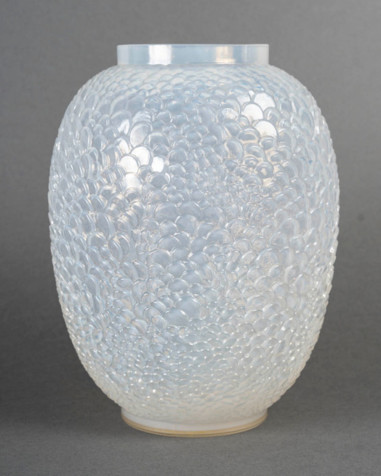 Rene Lalique - “Ecailles” Vase...