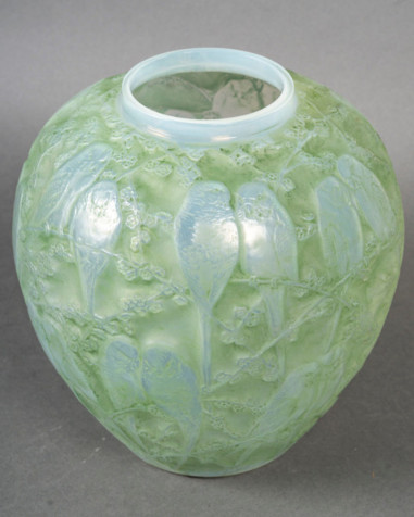 1919 - René Lalique: “Parakeets”...