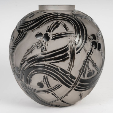 René Lalique en 1924 +Vase "Baies »