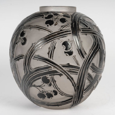 René Lalique in 1924 + "Berries" Vase