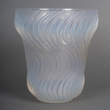 1934 René Lalique - Vase "Actinia"...