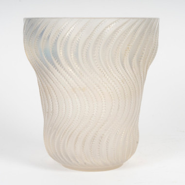 1934 René Lalique - Vase "Actinia"...