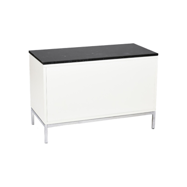 Low sideboard with body in white...