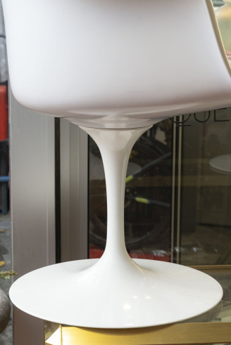 Eero Saarinen (1910–1961) & Knoll –...