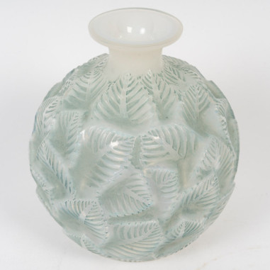 1926 René Lalique - Vase Ormeaux...