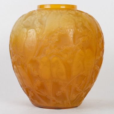 René Lalique ,1919 ,Vase "Perruches "...