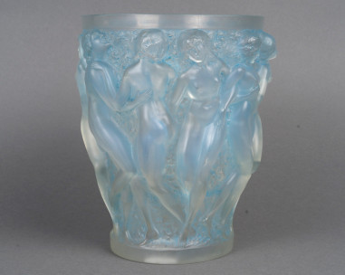 1927 René Lalique – “Bacchantes”...