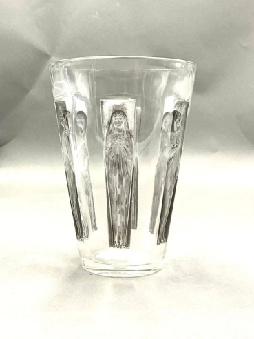 1912 René Lalique – “Six Figurines”...